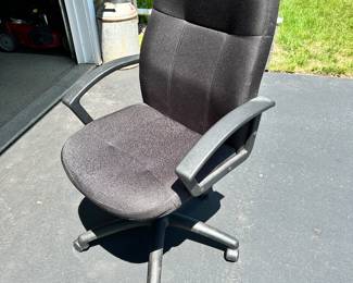 Very clean, no rips functional 5 wheels office chair.