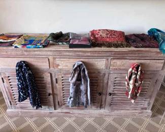 18 Scarfs Coach