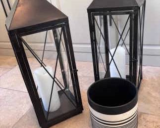 Lantern Pair wBW Flower Pot