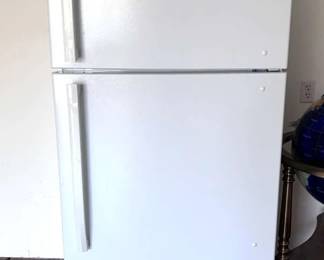 Insignia Refrigerator Freezer Like New