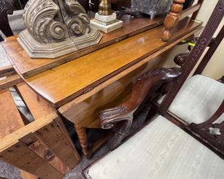 Drop leaf dining table w/ extra leaf