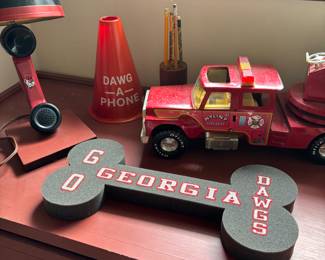 Unique! Vintage Georgia Bulldogs Phone Lamp | Vintage Georgia Bulldogs Memorabilia Foam Bone