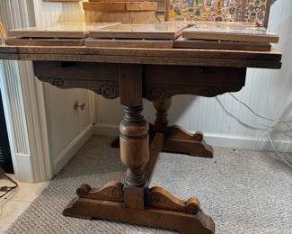 Antique Oak Expanding Table