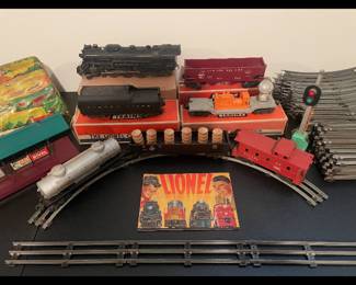 Vintage Lionel Train set complete.