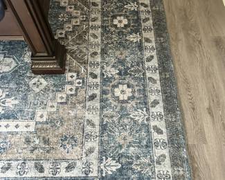 #29 - $120 - Carpet blue/white pattern 107x119