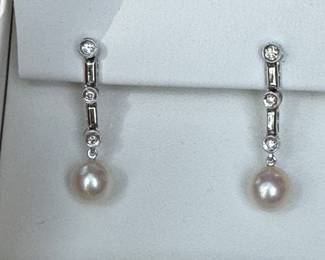 $300 - Pearl & diamonds 14kt white gold earrings with 3 small round diamonds. 3.1 grams.