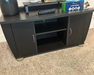 #42 - $80 - TV Console -media 23x46x23