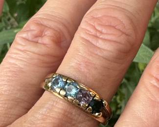 #D - $200 - 10kt yellow gold/4 stones/sz 8 - 4.06gr