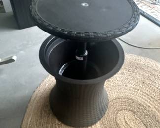 #63 - $80 - Ice bucket island