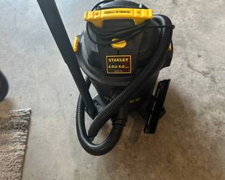 #68 - $36 - Shop vac Stanley 4.0hp 6.0 gallon wet dry vac