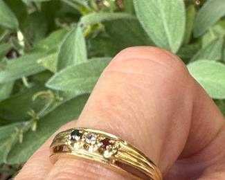 #C - $195- 14kt yellow gold/3 stones/ sz 8 1/4 - 3.81gr