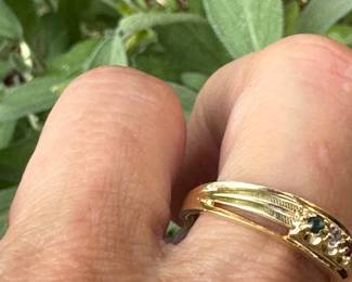 #C - $195- 14kt yellow gold/3 stones/ sz 8 1/4 - 3.81gr