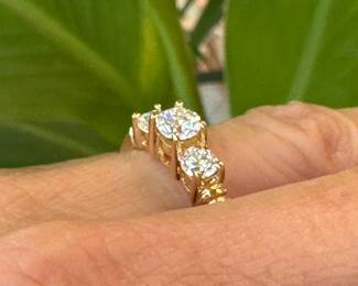 $900 - 1ctw - 3 diam ring - 18kt yellow gold - 5.7 gr - sz 6 3/4 -