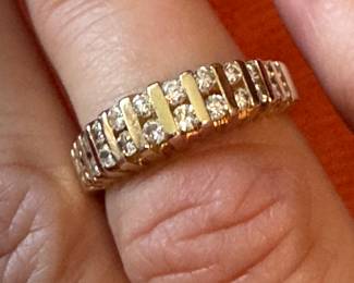 #B - $400 -14kt yellow gold & diam band Sz 5