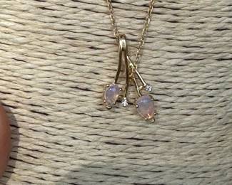 $600 - Set of 3 - Opals on 14kt yellow gold - chandelier earrings with chain & pendant.