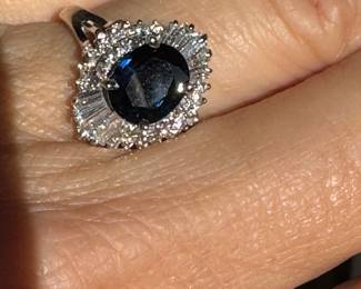 $2,100 - 18kt white gold, natural sapphire 1.3 ctw + 3/4 to 1 ct diamond, 4.7gr, sz 8 1/2.