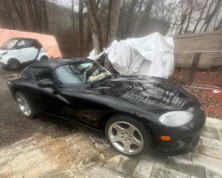 Your 2000 Dodge Viper RT 10 with GT fastback top worth $7500 just for the top
Estimated value of the car $55,000
$40,000 or highest offer