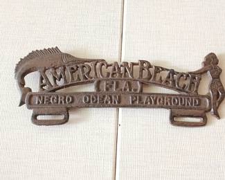 Vintage negro beach sign
