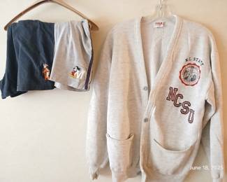 Awesome nc dtate vintage sweater.