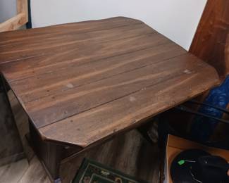 Convertible bench table