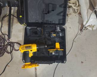 Dewalt 18v drill, charger and batteries