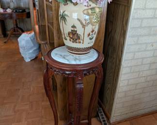 Three leg stand, vase sold separately
