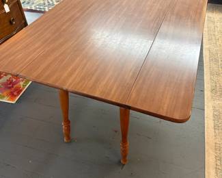 Drop leaf table laminate top