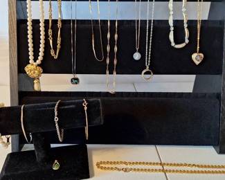 006 Necklaces, Bracelets, 1 Pendant