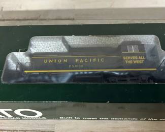 Vintage KATO Precision Railroad Model HO Scale Hnion Pacific D.S1028