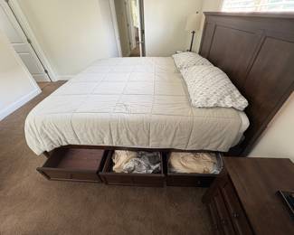 King bed w/ storage
Height: 56in
Length: 88in
Depth: 78in