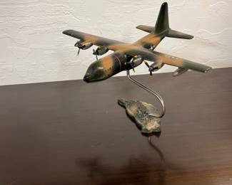 Vintage metal desk Vietnam erra plane in very nice condition. Heavy and removes from base