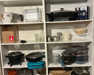 Many, many kitchen items