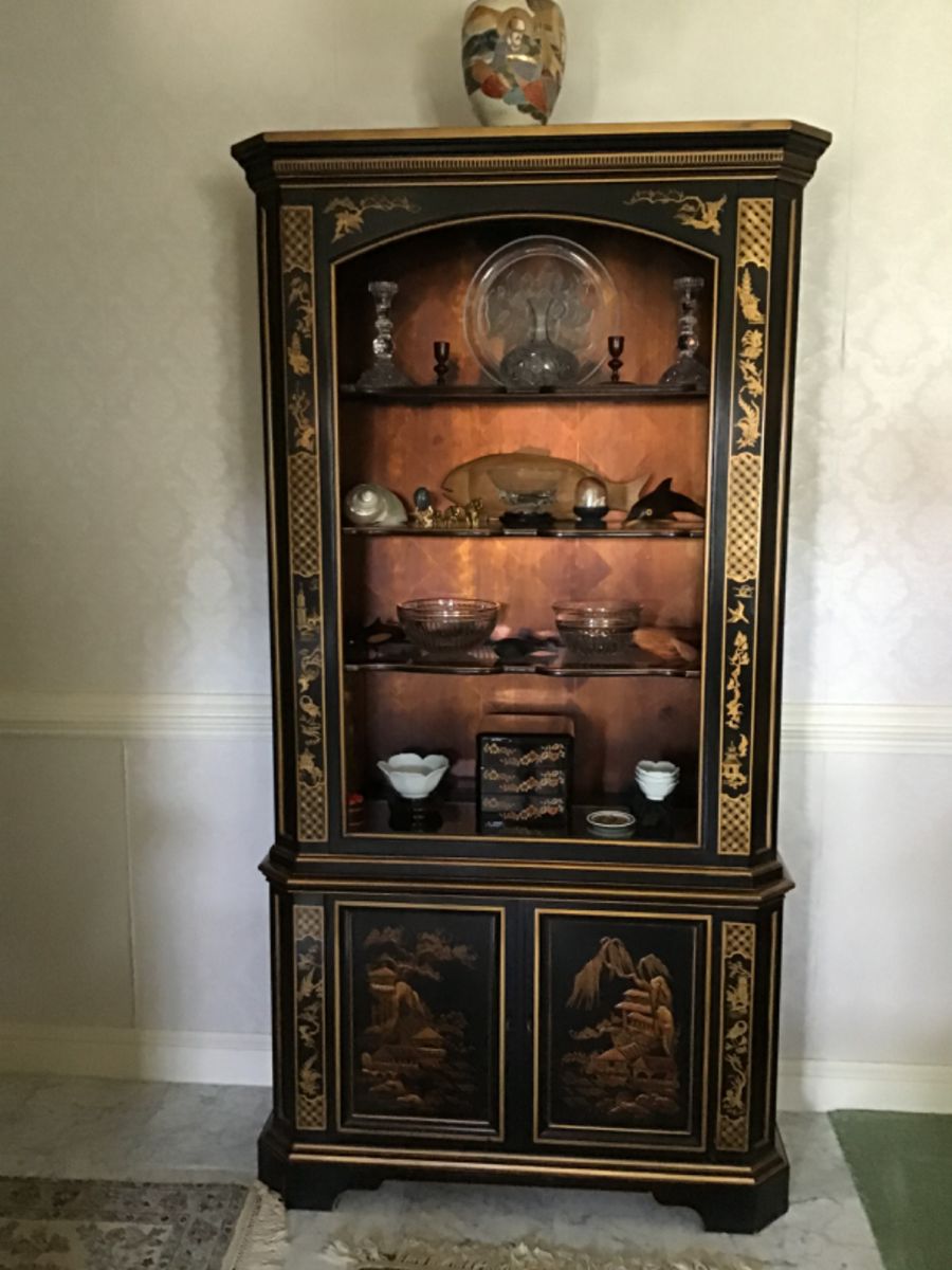 BLACK LAQUARED ORIENTAL CABINET