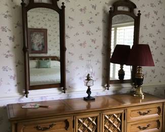 THOMASVILLE TRIPLE DRESSER