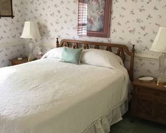 THOMASVILLE BED AND END TABLES