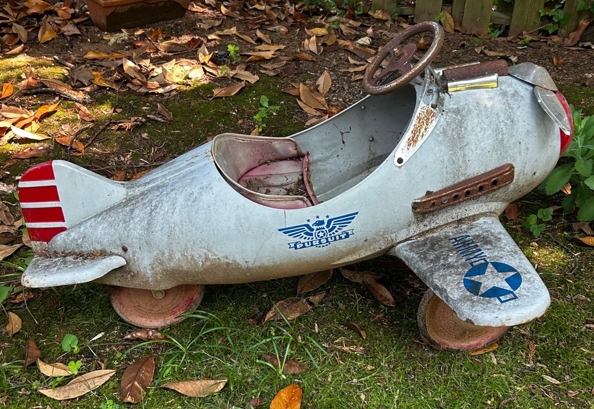intage ARMY peddle car ( needs restoration)