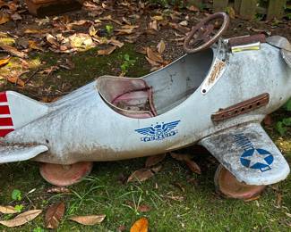 intage ARMY peddle car ( needs restoration)