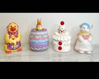 Lot 4252 Vintage Cookie Jars Disney Omnibus More