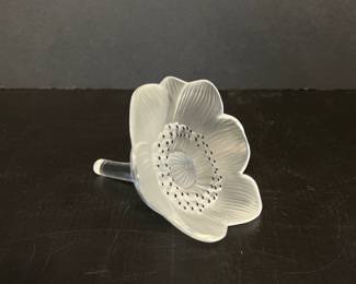 Lot 4315 Lalique Crystal Anemone Flower Frosted Paperweight