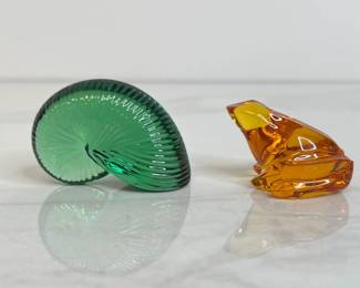 Lot 4379 Baccarat Crystal Nautilus Sea Shell Crystal Amber Glass Frog Figurine