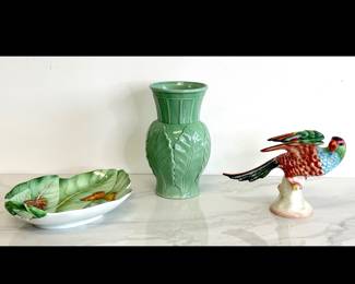 Lot 4269 Mottahedeh Leaf Butterfly Serving Dish Bird Vase