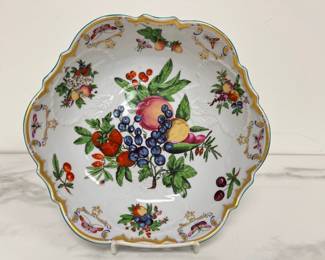 Lot 4407 Mottahedeh Williamsburg Duke of Gloucester Scalloped Bowl