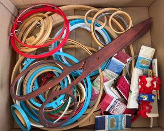 Lot 4446 Vintage Embroidery Hoops Oversized Scissors Wall Art Sewing Notions