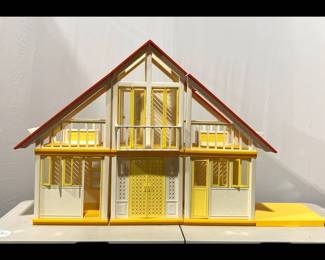Lot 3985 Vintage 1970s Barbie Dream House Doll Toy