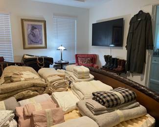 More linens including split king linens