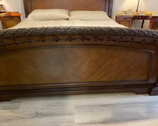 Master King Bed foot board details