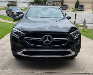 Mercedes GLC300 4MATIC, All Wheel Drive with 6000 miles