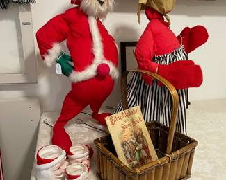 Vintage Anna Lee Santa and Mrs. Clause