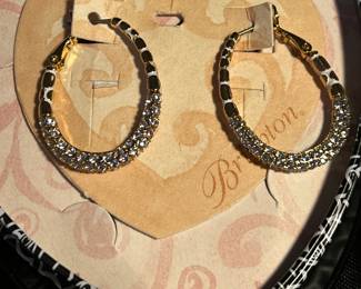 Costume Jewelry: Brighton Earrings