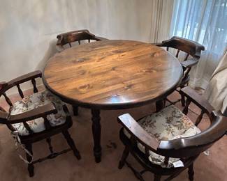 CUSTOMIZE ME! 4-6 person Dining Table. Excellent Condition. Farmhouse, Country, Solid Wood, Furniture